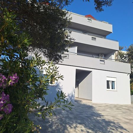 Apartments Miki 2 Novalja Exterior photo